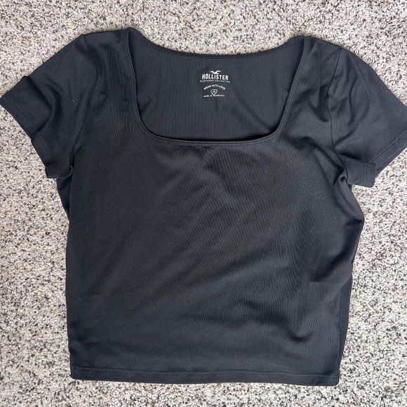 Hollister Square Neck Crop Tee - Picture 1 of 3